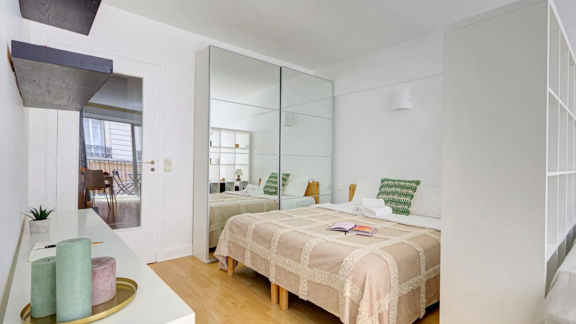 St Germain & Le Bon Marche With Balcony - Cityapartmentstay 아파트 파리
