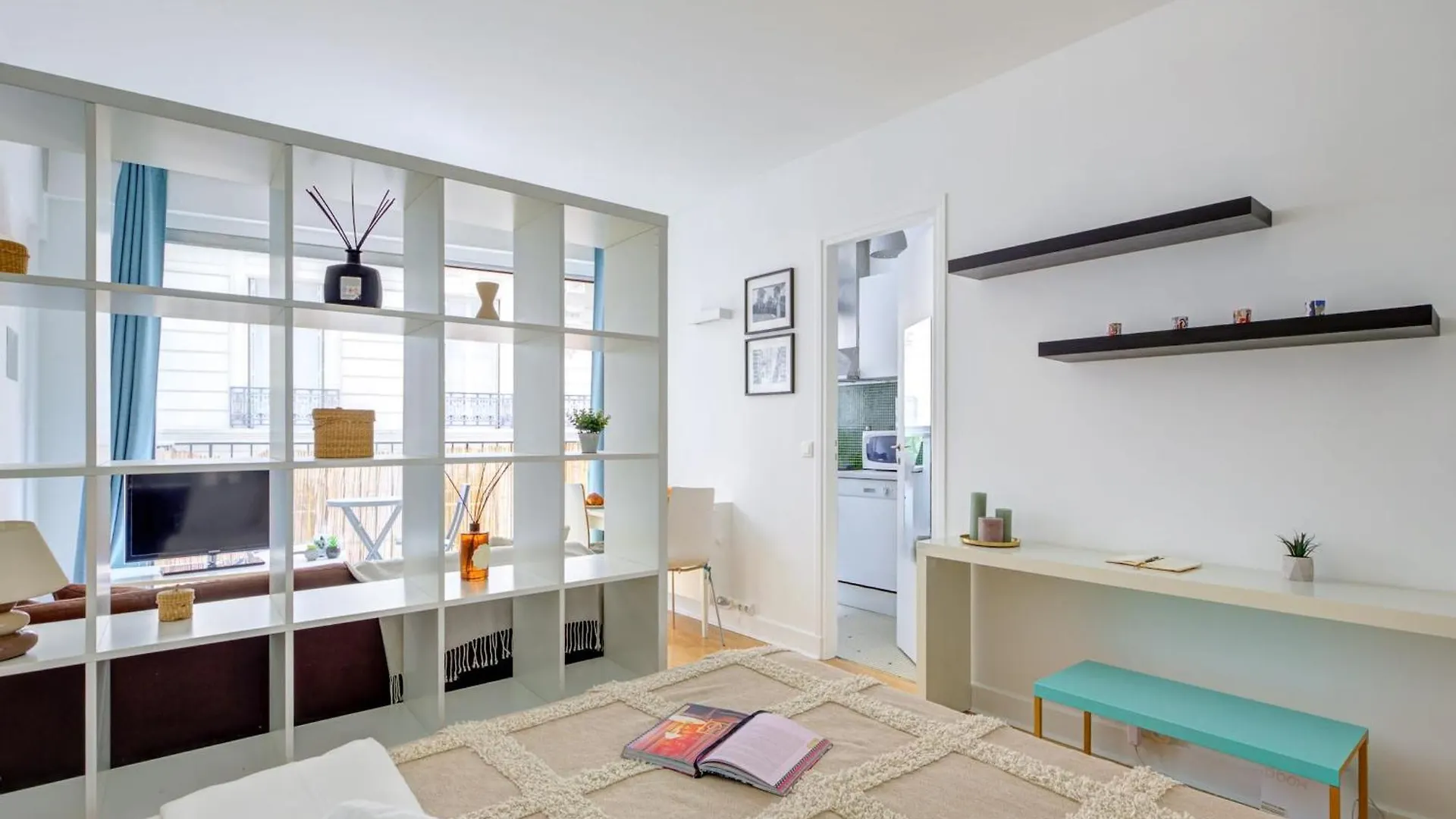 St Germain & Le Bon Marche With Balcony - Cityapartmentstay Paris