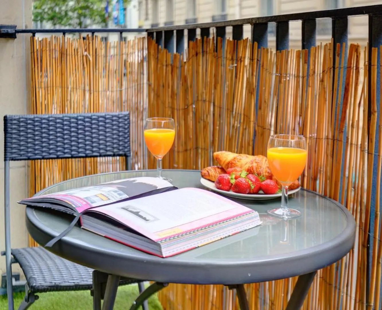 St Germain & Le Bon Marche With Balcony - Cityapartmentstay