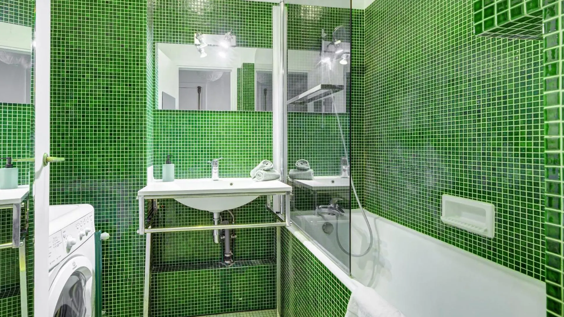 St Germain & Le Bon Marche With Balcony - Cityapartmentstay Apartment Paris