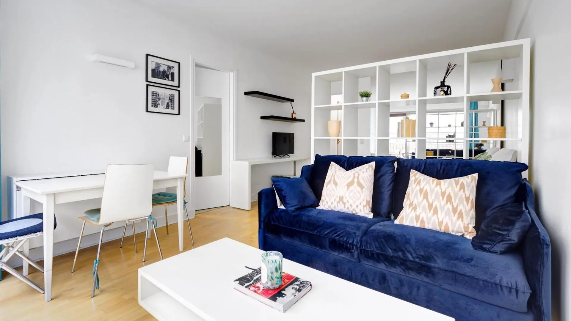 Apartment St Germain & Le Bon Marche With Balcony - Cityapartmentstay Paris